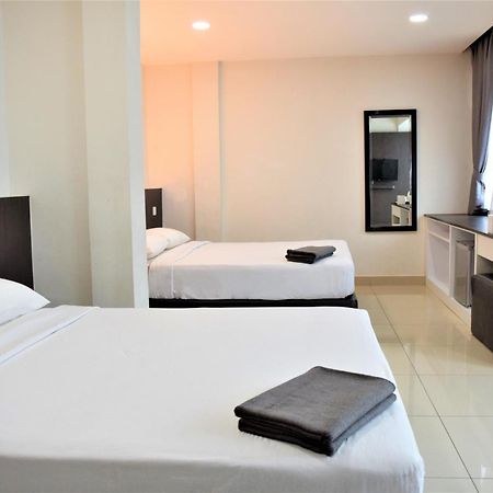 Desaru, Bayu Balau Beach Resort Bandar Penawar Exteriör bild