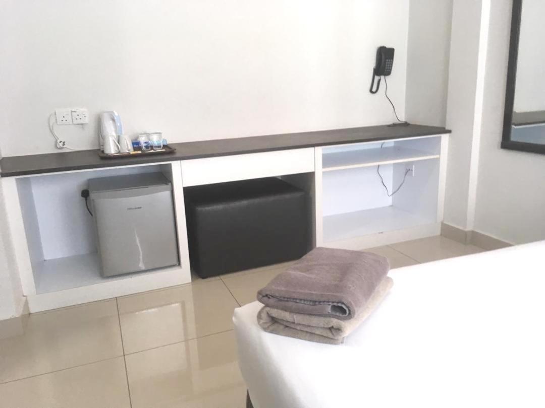 Desaru, Bayu Balau Beach Resort Bandar Penawar Exteriör bild