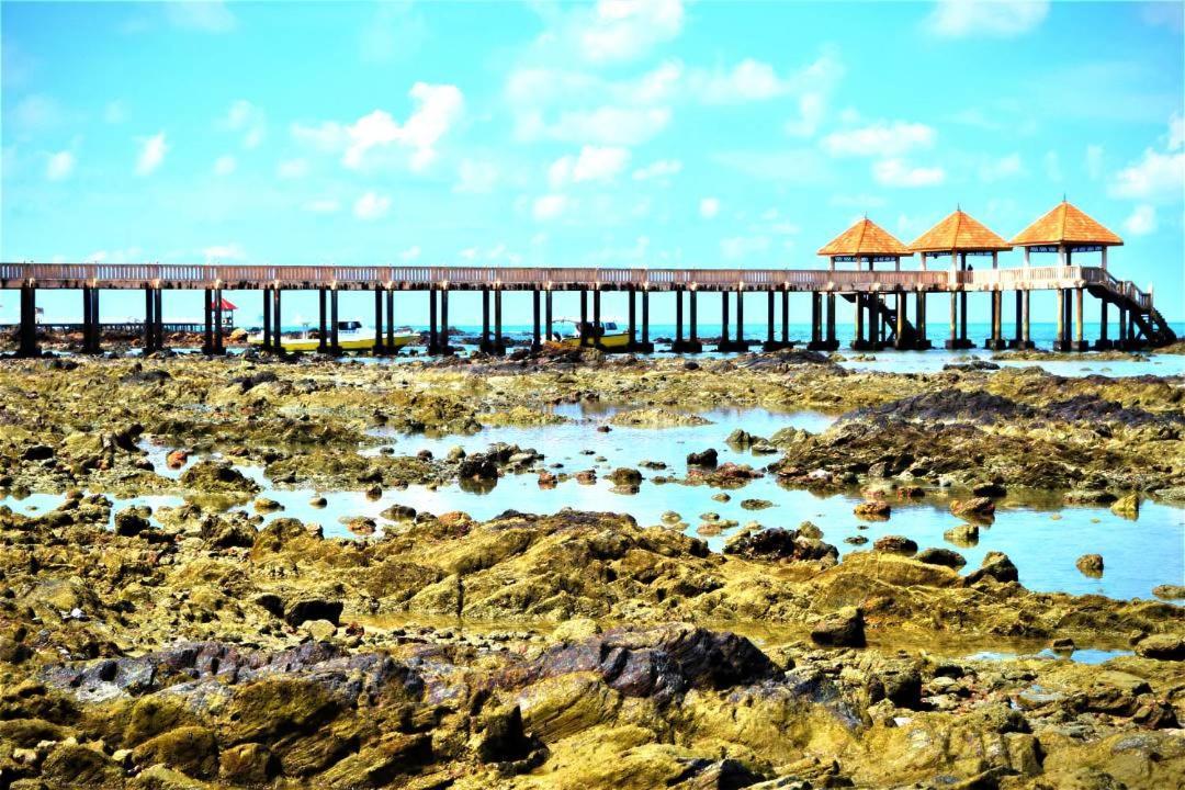 Desaru, Bayu Balau Beach Resort Bandar Penawar Exteriör bild