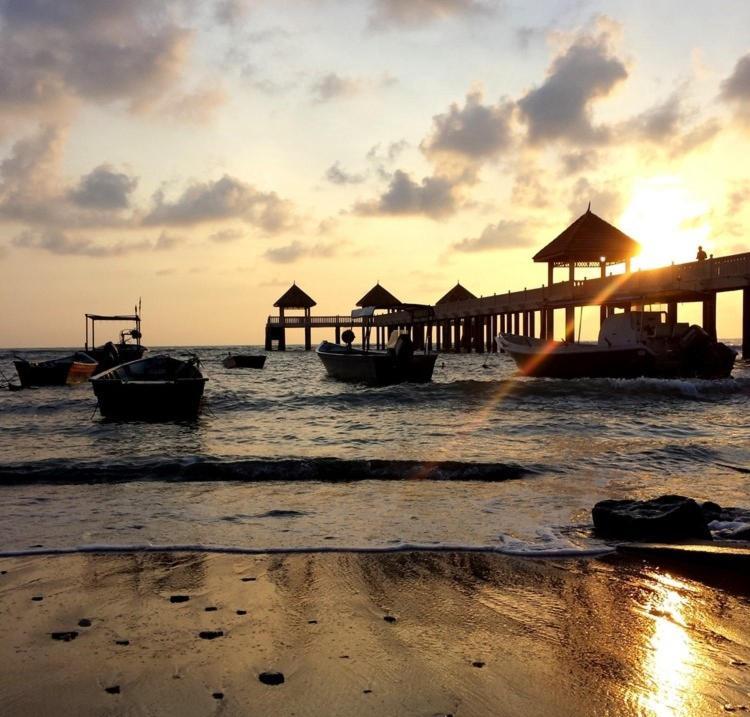 Desaru, Bayu Balau Beach Resort Bandar Penawar Exteriör bild
