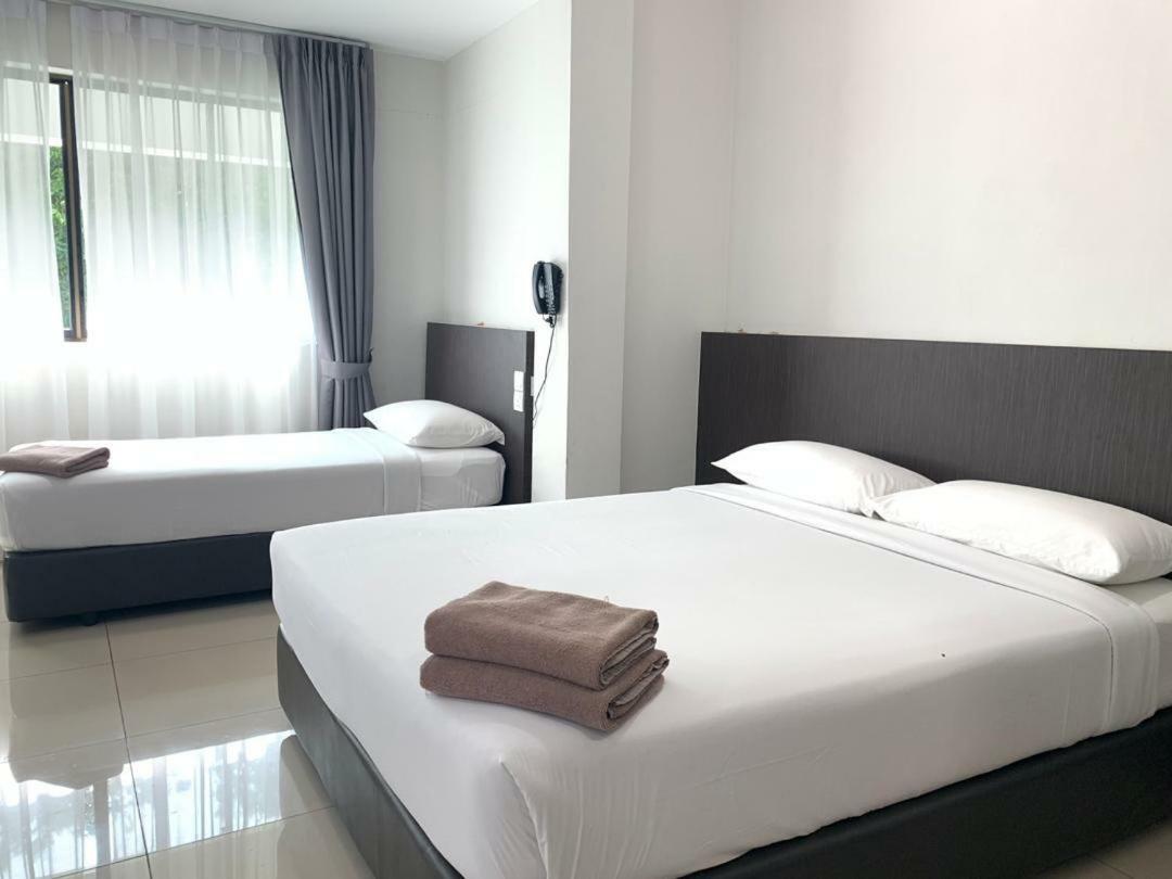 Desaru, Bayu Balau Beach Resort Bandar Penawar Exteriör bild